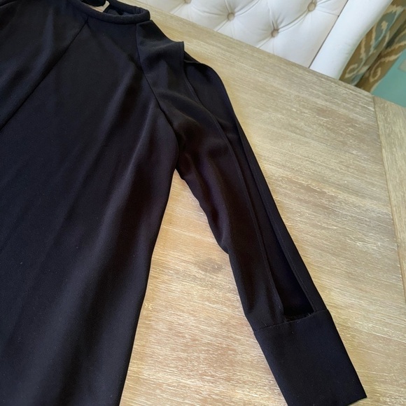 NICHOLAS L/S OPEN SLEEVE BLOUSE - Picture 4 of 9